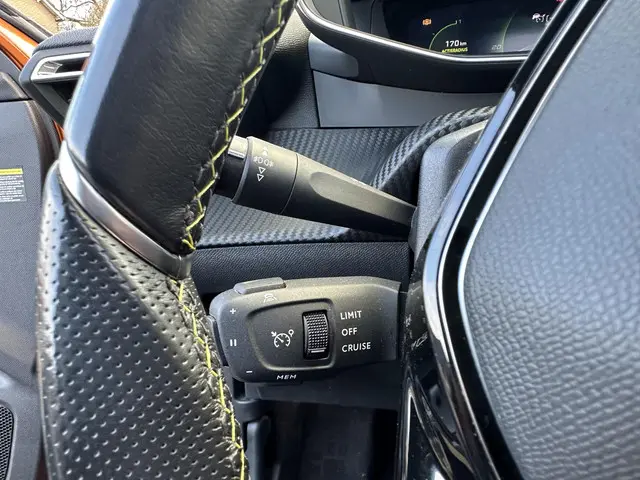 Peugeot 2008 1.2 Turbo 130 PK GT Pack 2021 Benzine 20