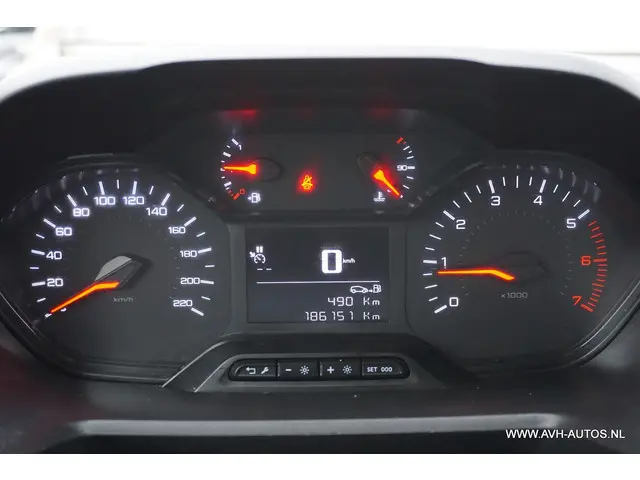 Peugeot Partner 1.5 BlueHDI Premium 2022 Diesel 13