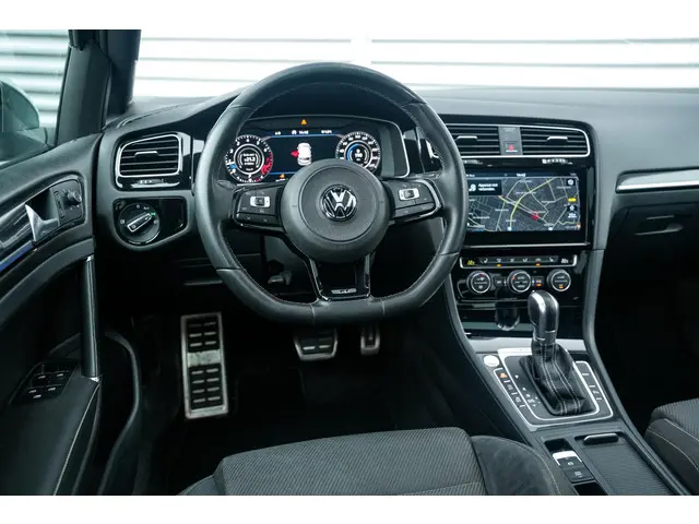 Volkswagen Golf 2.0 TSI 4Motion R 2017 Benzine 4