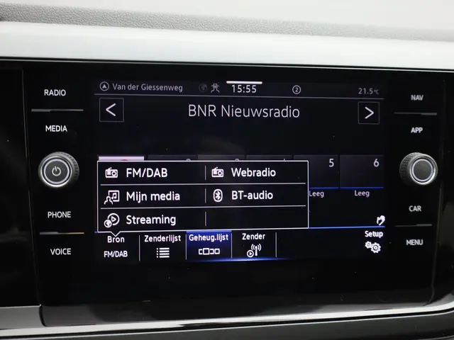 Volkswagen Polo 1.0TSI/95PK R-Line 2024 Benzine 36