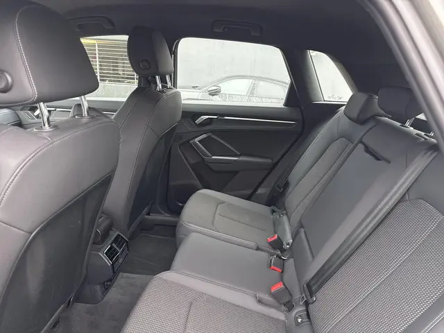 Audi Q3 35 TFSI 150pk S-Tronic S Edition 2020 Benzine 12