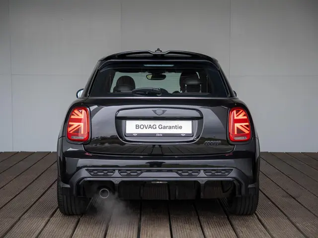 MINI 5-Deurs Cooper 2022 Benzine 5