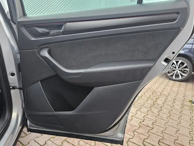 Škoda Kodiaq 1.5 TSI Sportline Business 2021 Benzine 42