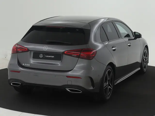 Mercedes-Benz A-Klasse 200 AMG Line 2024 Benzine 13