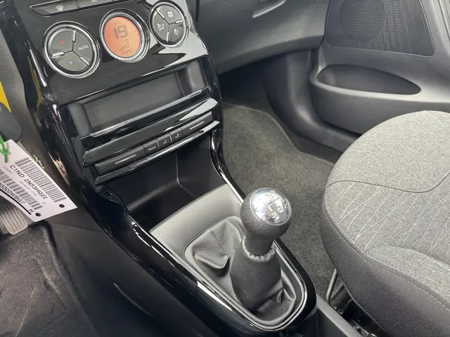 Citroën C3 1.2 PureTech Selection 2016 Benzine 31
