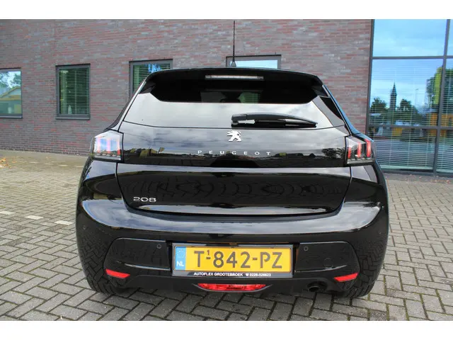 Peugeot 208 1.2 PureTech Allure Pack 2023 Benzine 7