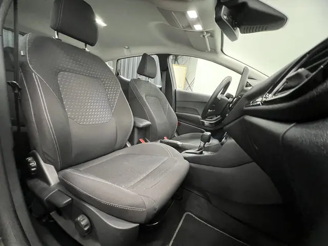 Ford Fiesta 125pk 1.0 EcoBoost Titanium 2021 Benzine 32