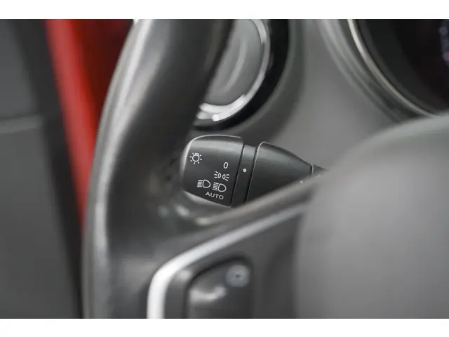 Renault Captur TCe 150 EDC Intens 2019 Benzine 37