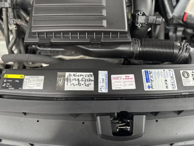 Volkswagen Golf 1.4 TSI ACT Highline 2013 Benzine 39