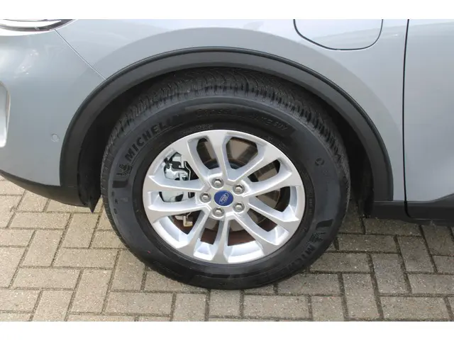 Ford Kuga 2.5 PHEV Titanium 2021 Hybride Benzine 30