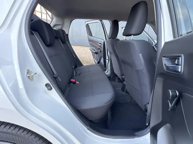 Suzuki Swift 1.2 Comfort Smart Hybrid 2023 Benzine 19