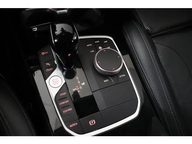 BMW 1 Serie 118i Business Edition Plus 2022 Benzine 23