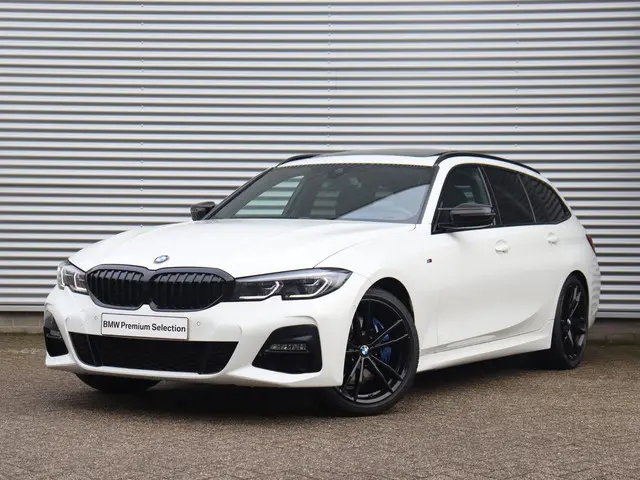 BMW 3 Serie Touring 320i 2021 Benzine 39
