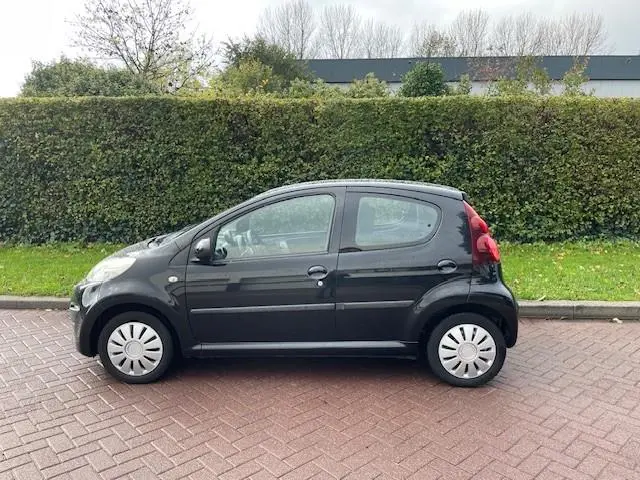 Peugeot 107 1.0 Active 2013 Benzine 6