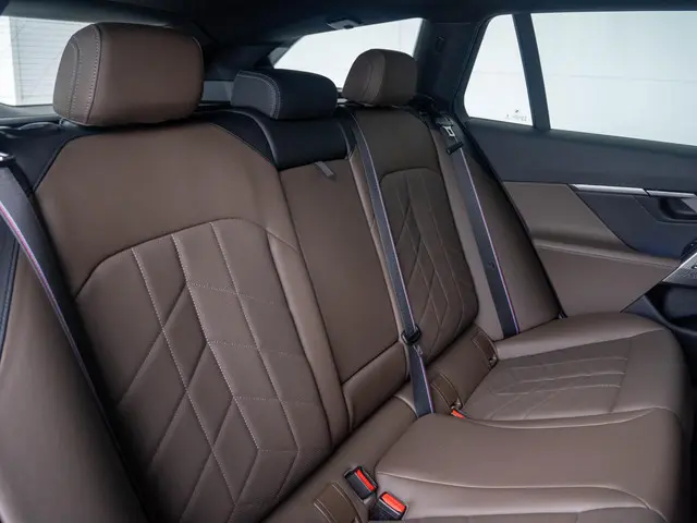 BMW 5 Serie Touring 520i 2025 Benzine 10