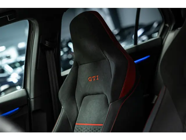 Volkswagen Golf 2.0 TSI GTI Clubsport 2024 Benzine 24