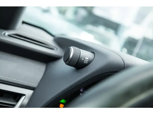 Lexus UX 250h Business Line 2022 Hybride Benzine 34