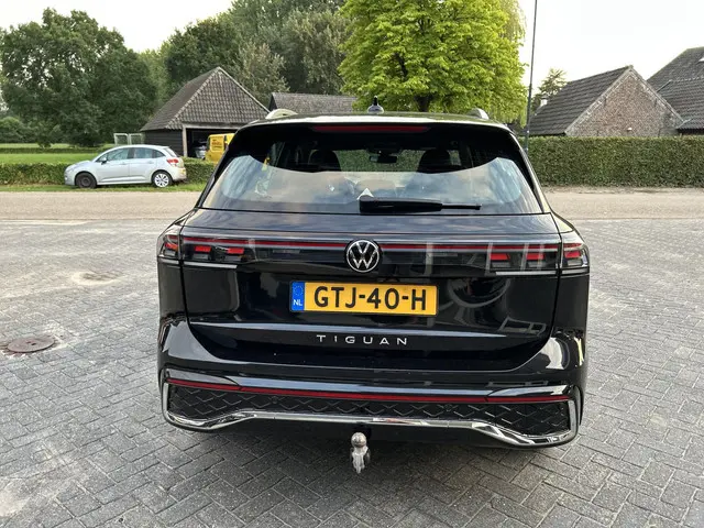 Volkswagen Tiguan 2.0 TDI R-Line Business+ 2024 Diesel 7
