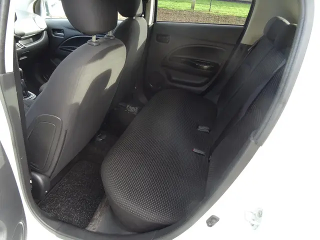 Mitsubishi Space Star 1.0 Bright 2015 Benzine 10