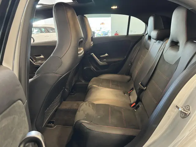 Mercedes-Benz A-Klasse 200 AMG Line 2022 Benzine 11