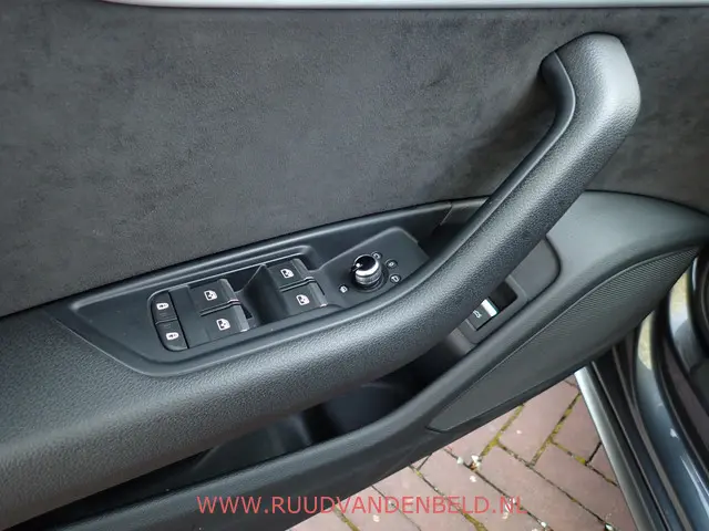 Audi A4 Avant 35TFSI S-LINE 2020 Hybride Benzine 26