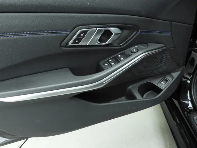 BMW 3 Serie Touring 318i 2022 Benzine 20