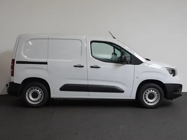 Opel Combo 102pk L1H1 2023 Diesel 39
