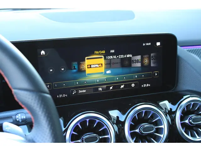 Mercedes-Benz GLA 180 AMG 2022 Benzine 9