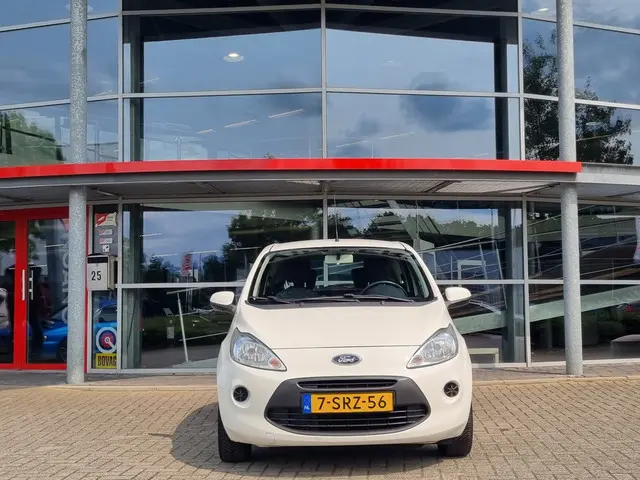 Ford Ka 1.2 Champions Edition start/stop 2013 Benzine 17