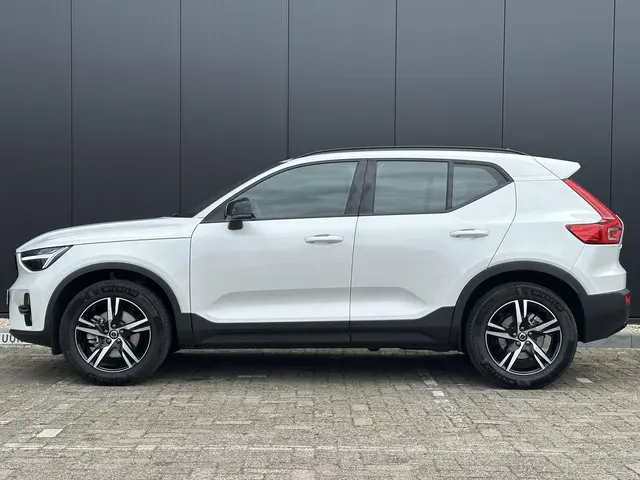 Volvo XC40 2.0 B4 Plus Dark 2025 Benzine 3