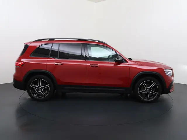 Mercedes-Benz GLB 200 AMG line 2022 Benzine 4