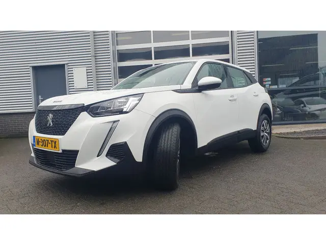 Peugeot 2008 1.2 PureTech Active 2021 Benzine 18