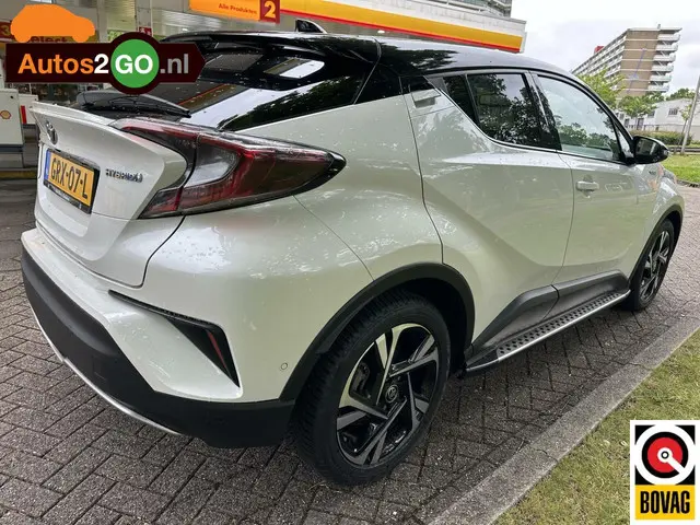 Toyota C-HR 1.8 Hybrid Executive 2018 Hybride Benzine 23