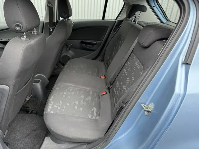 Opel Corsa 1.2-16V Berlin 2013 Benzine 6