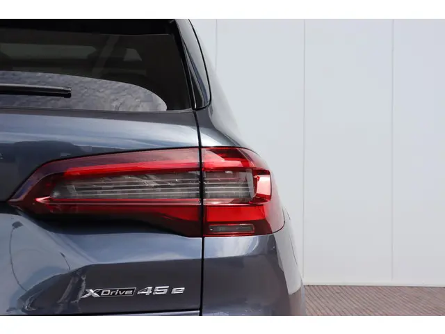 BMW X5 xDrive45e High Executive 2022 Hybride Benzine 8