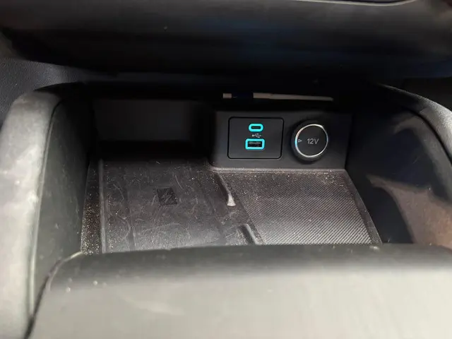 Ford Kuga 2.5 PHEV Titanium 2020 Hybride Benzine 22