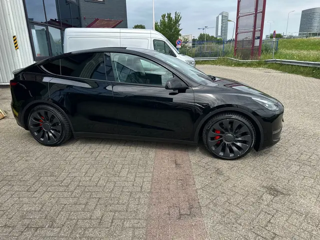 Tesla Model Y Performance AWD 75 kWh 2022 Elektrisch 5