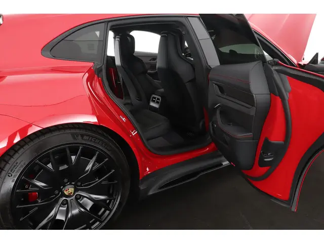 Porsche Taycan Sport Turismo GTS 2022 Elektrisch 74