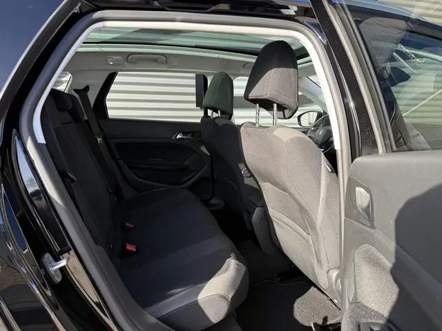 Peugeot 308 SW 1.2 PureTech Blue Lion 2017 Benzine 12