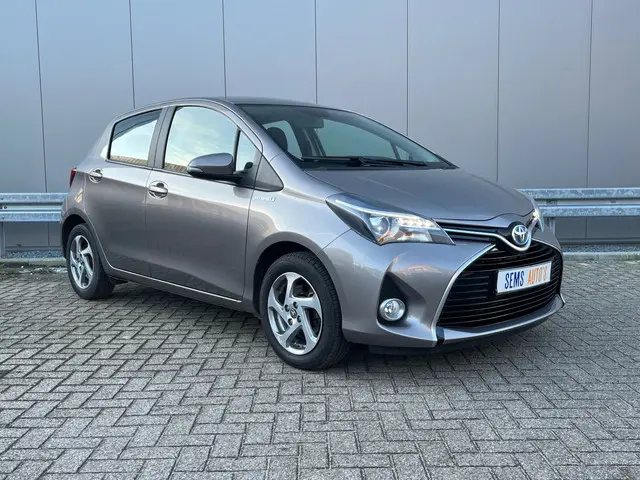 Toyota Yaris 1.5 Hybrid Lease 2015 Hybride Benzine 7