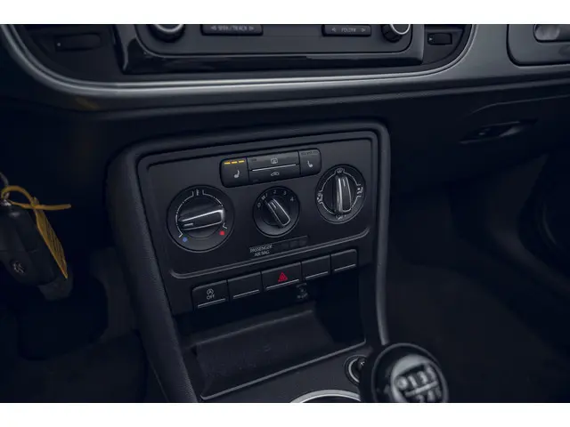 Volkswagen Beetle Cabriolet 1.2 TSI 2014 Benzine 21