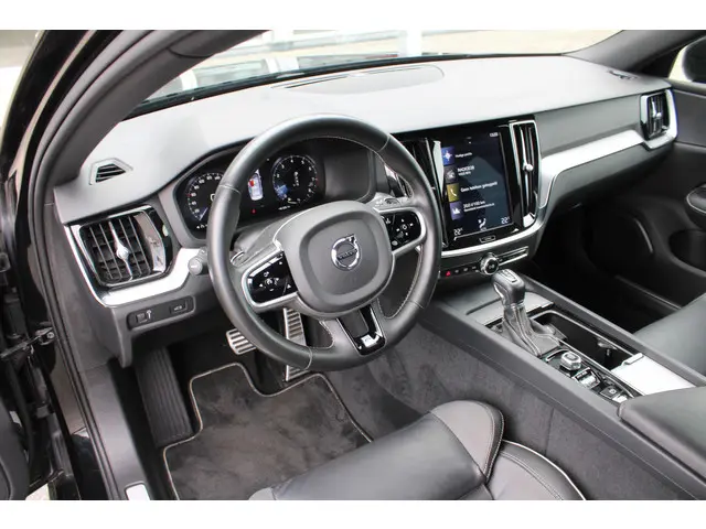 Volvo S60 T4 Automaat R-Design 2019 Benzine 13