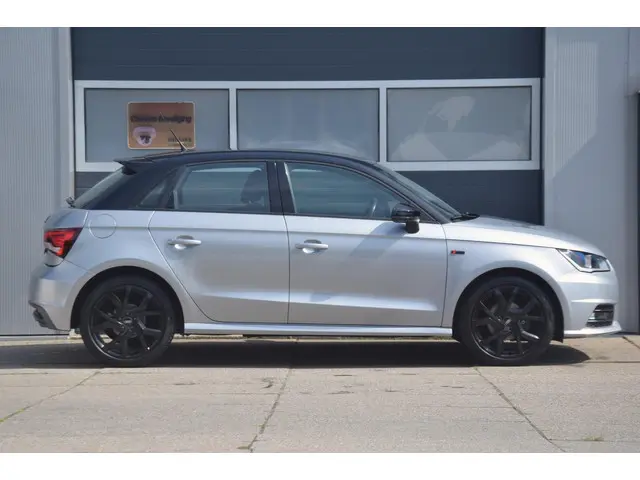 Audi A1 Sportback 1.0 TFSI Adrenalin S line 2017 Benzine 4