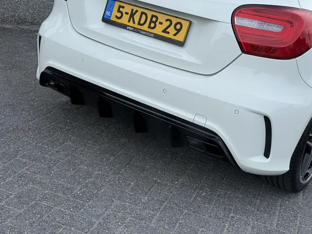Mercedes-Benz A-Klasse 180 AMG 2013 Benzine 15