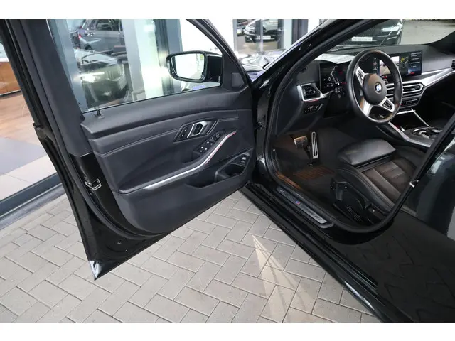 BMW 3 Serie Touring 318i 2024 Benzine 18