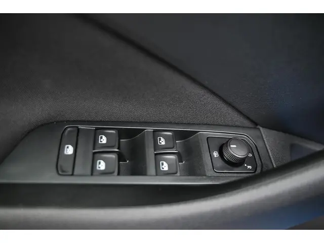 Škoda Kamiq 1.0 TSI Ambition 2024 Benzine 16