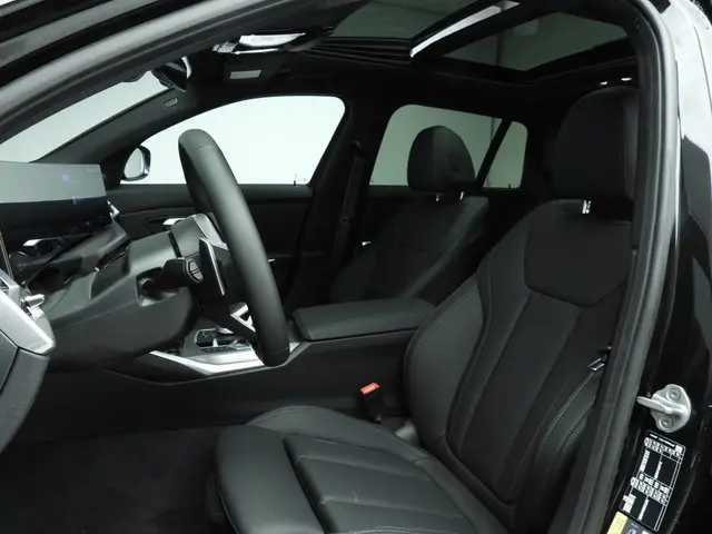 BMW 3 Serie Touring 330e 2025 Hybride Benzine 8