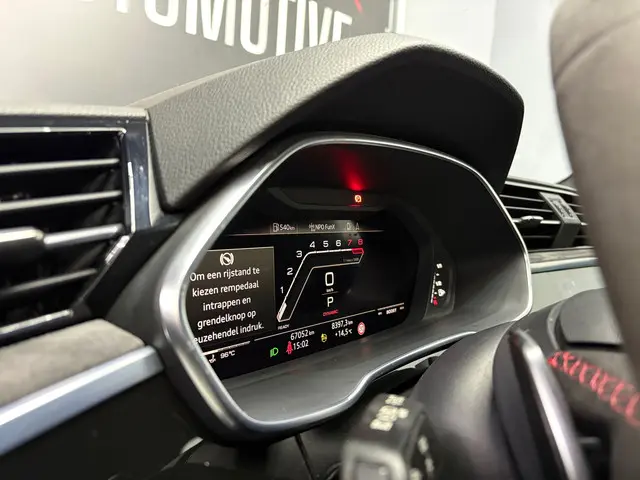 Audi RSQ3 Sportback 2.5 TFSI RS Seats Pano 2022 Benzine 17