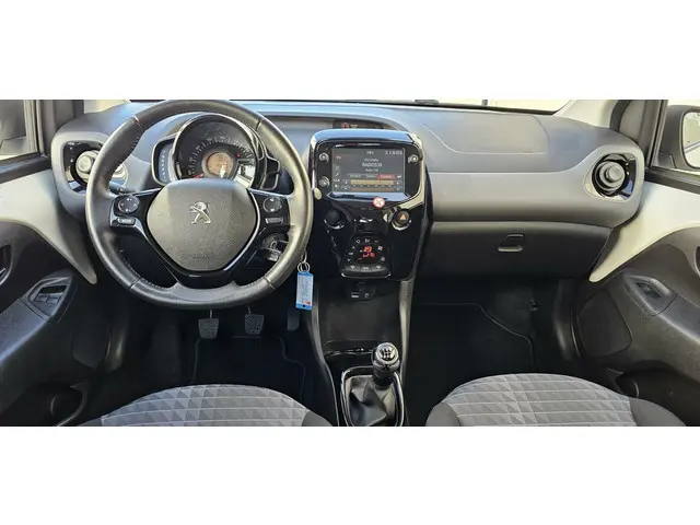 Peugeot 108 1.0 e-VTi Allure 2021 Benzine 15