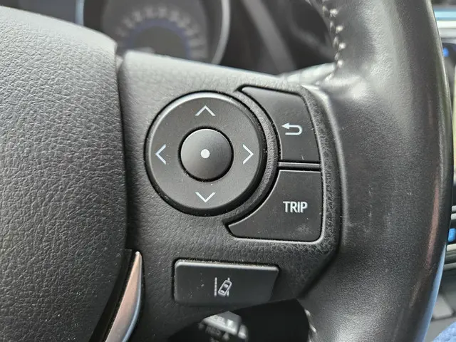 Toyota Auris 1.8 Hybrid Executive 2015 Hybride Benzine 20